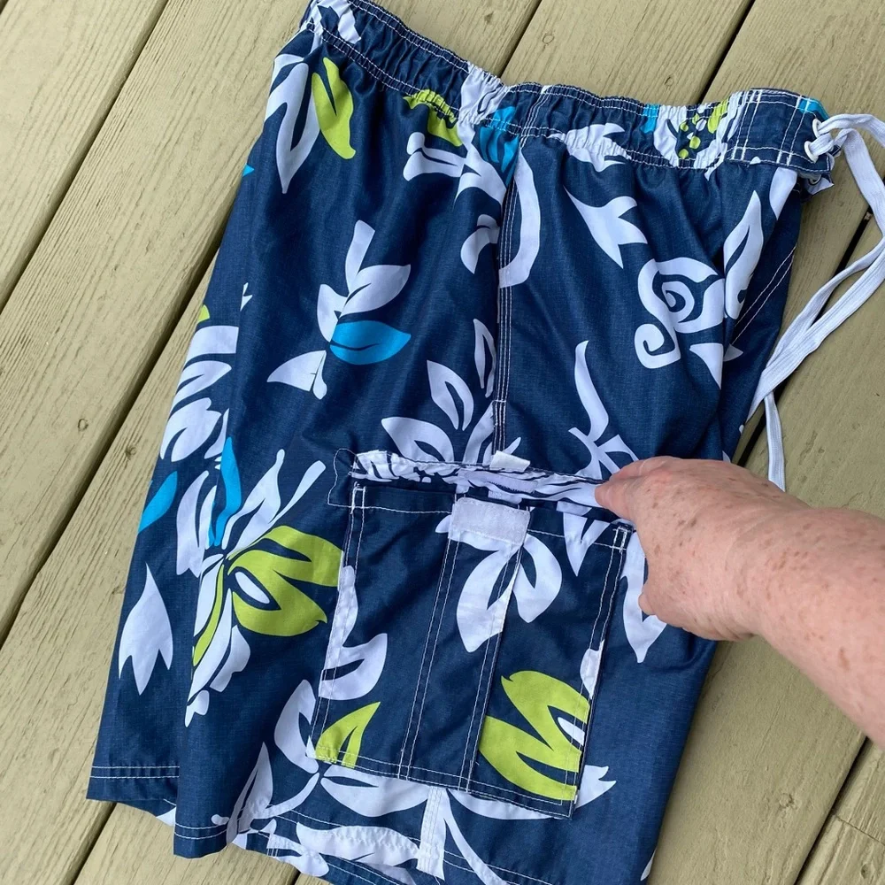 Okanu Hawaiian navy swim print trunks, Size: XL